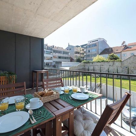Lovelystay - Downtown Balcony Apartment With Free Parking 포르투 외부 사진