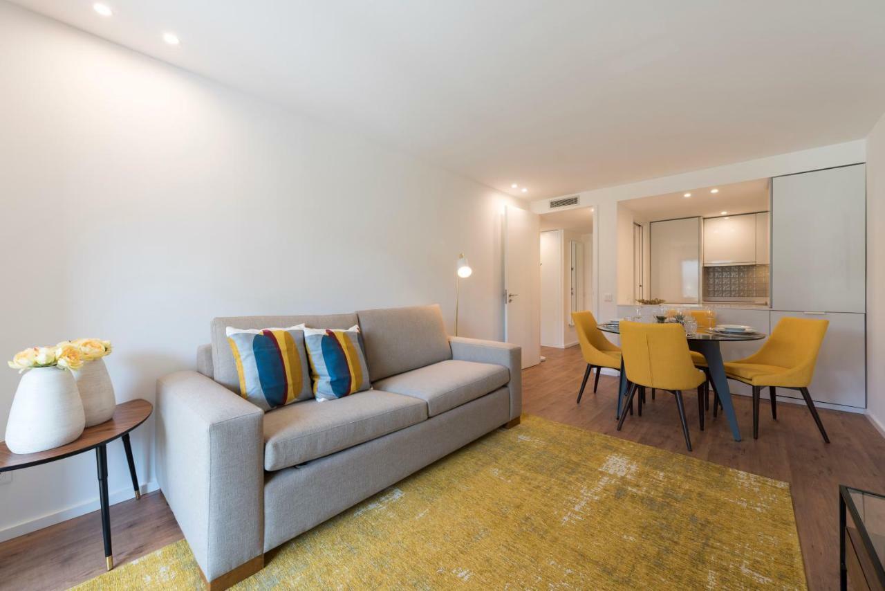 Lovelystay - Downtown Balcony Apartment With Free Parking 포르투 외부 사진