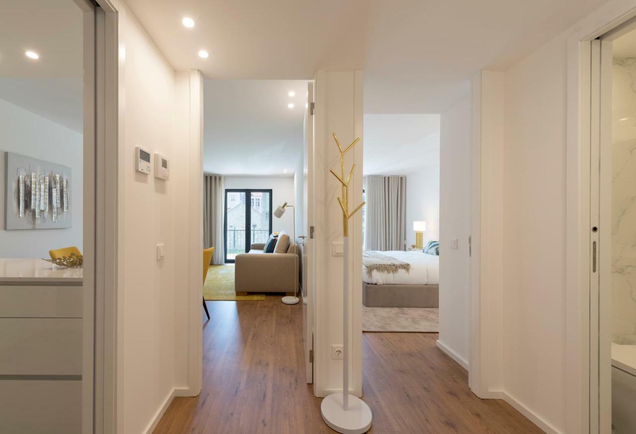 Lovelystay - Downtown Balcony Apartment With Free Parking 포르투 외부 사진