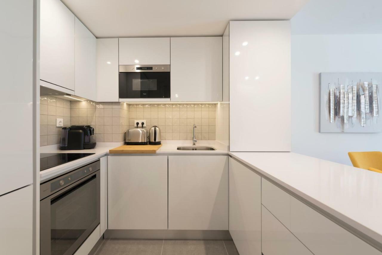 Lovelystay - Downtown Balcony Apartment With Free Parking 포르투 외부 사진