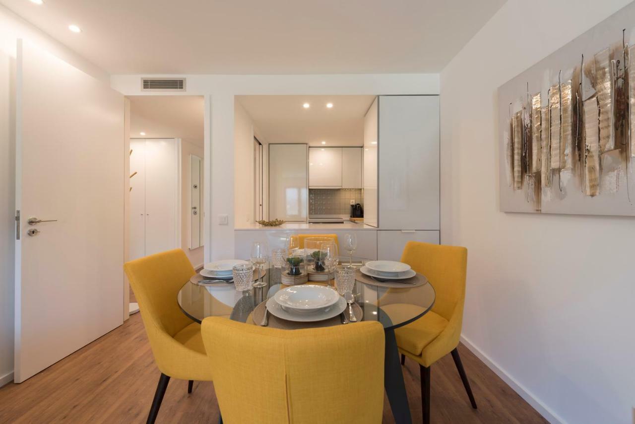Lovelystay - Downtown Balcony Apartment With Free Parking 포르투 외부 사진