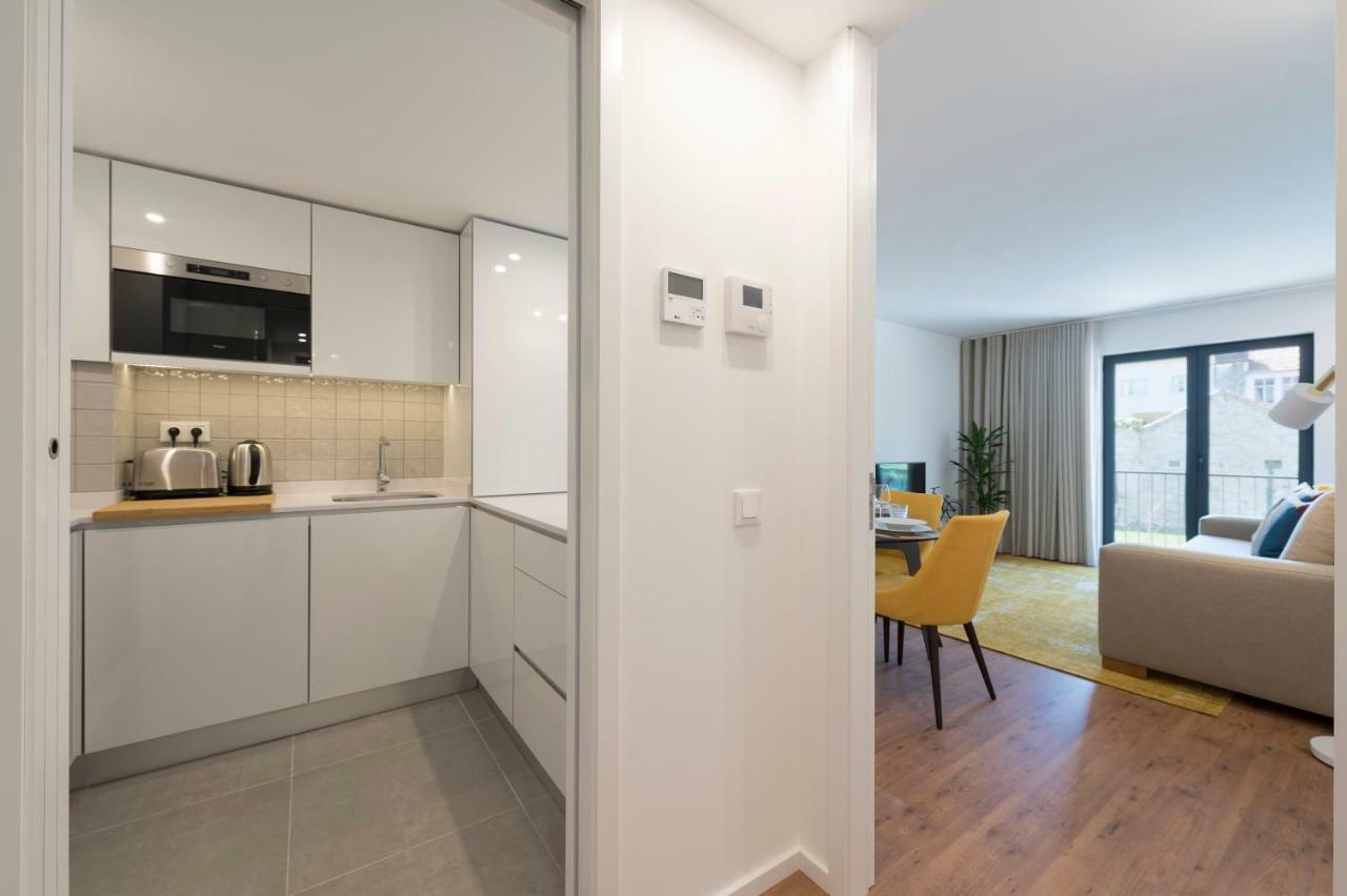 Lovelystay - Downtown Balcony Apartment With Free Parking 포르투 외부 사진